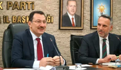 AK Parti İl Yönetim Kurulu toplandı