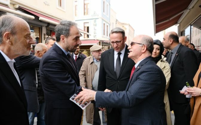 Ayhan: “Geçim şartları vatandaşın kanayan yarası”