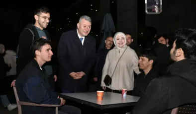 Başkan Adayı Osman Çelik, SAÜ’lü gençlerle iftarda buluştu