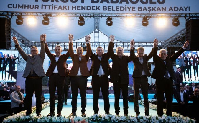 Büyük Hendek iftarı miting havasında geçti