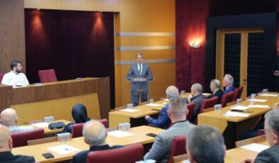 Serdivan Belediyesi’nde dönemin son meclis toplantısı yapıldı