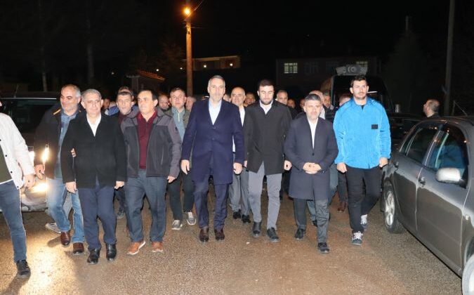 Tever, Söğütlü’de vatandaşlarla buluştu