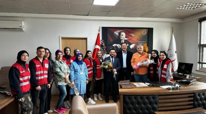 Türk Kızılay Akyazı Şubesi 14 Mart Tıp Bayramı’nı kutladı