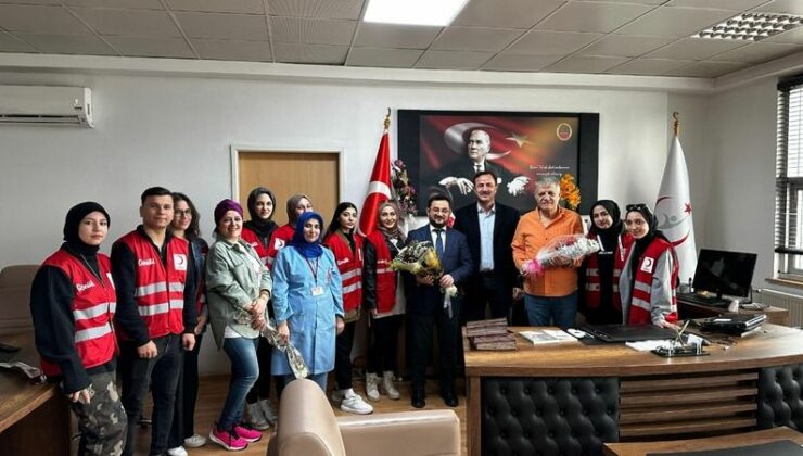 Türk Kızılay Akyazı Şubesi 14 Mart Tıp Bayramı’nı kutladı