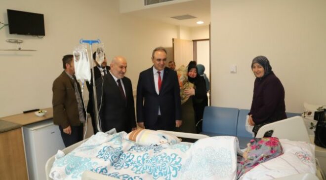 Hendek’te protokol bayramlaştı