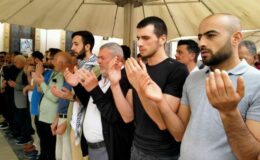 Sakarya’da Hamas liderinin oğlu ve torunları için gıyabi cenaze namazı kılındı