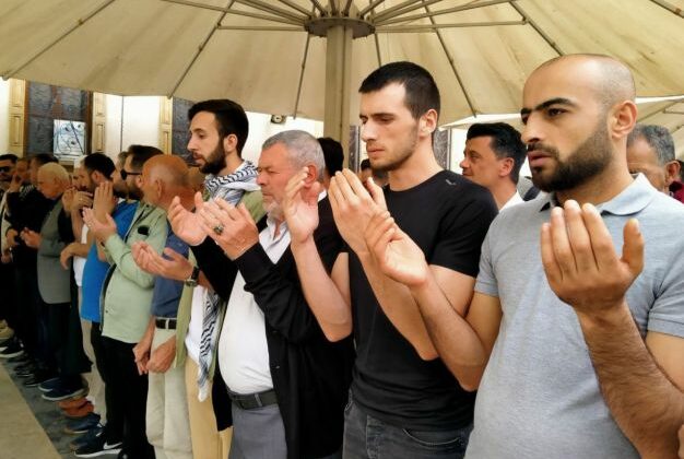 Sakarya’da Hamas liderinin oğlu ve torunları için gıyabi cenaze namazı kılındı