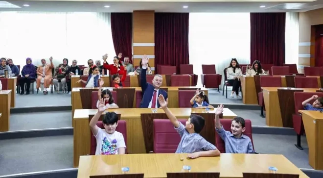 Serdivan Belediyesi Meclisi’nde söz hakkı çocukların