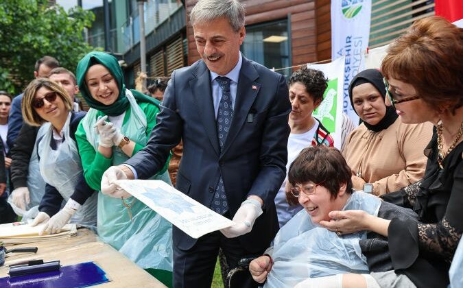 Başkan Alemdar, Engelliler Şenliği’nde