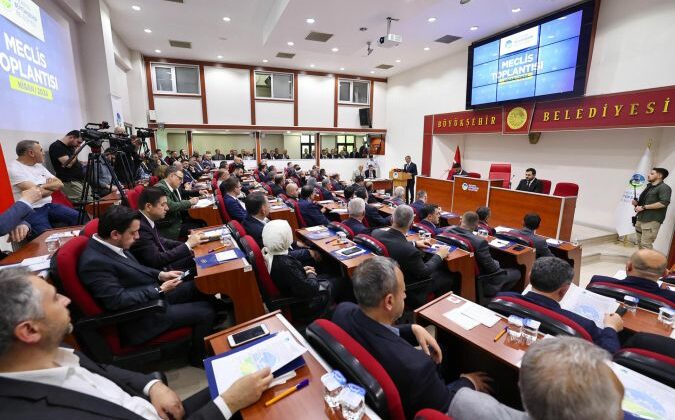 Ücretsiz ulaşım ve suda indirim kararı yürürlüğe girecek