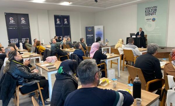 Serdivan Belediyesi’nden ailelere yönelik kapsamlı eğitim