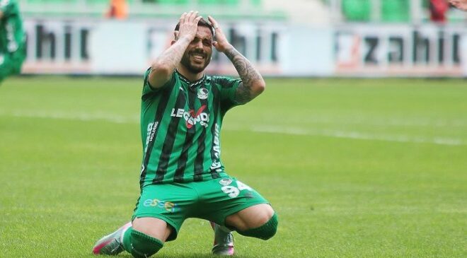 Düşenin Dostu Olmaz !