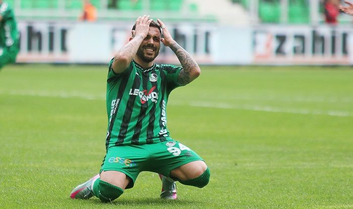 Düşenin Dostu Olmaz !