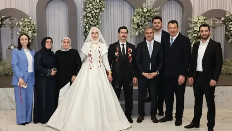 Siyaset dünyasından yoğun katılım: Yavuz ve Bayraktar ailelerinin mutlu günü