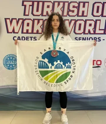 Kickboks ve atletizmde çifte zafer: Sakarya’nın sporcuları zirvede