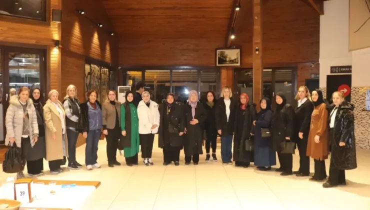 Adapazarı Muhtarlar Derneği iftar yemeğinde buluştu