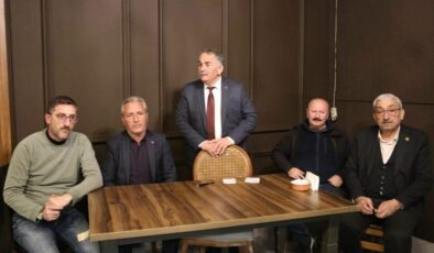 Arifiye’de Muhtarlar İftar Sofrasında Buluştu