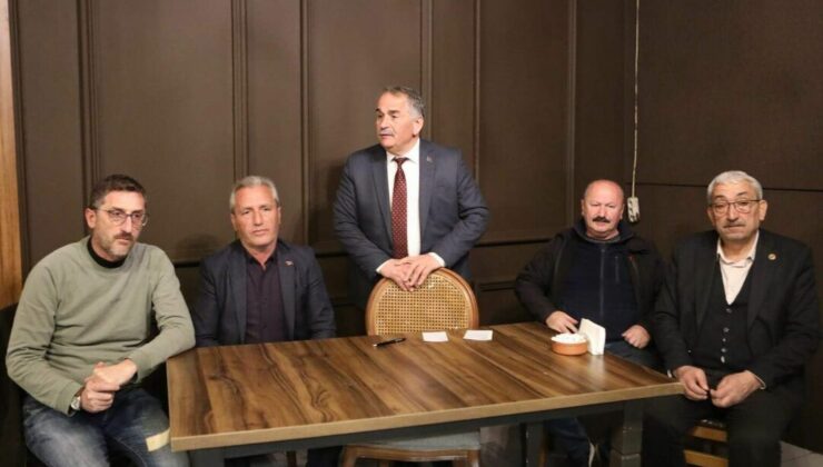 Arifiye’de Muhtarlar İftar Sofrasında Buluştu