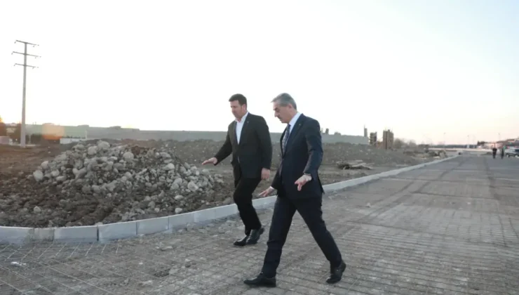 Başkan Alemdar, Akyazı’da Kızılelma Millet Bahçesi’nde İncelemelerde Bulundu