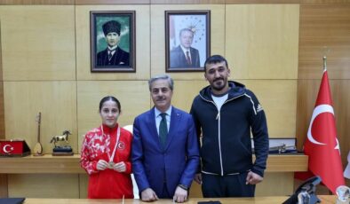 Genç Şampiyondan Büyükşehir’e Ziyaret