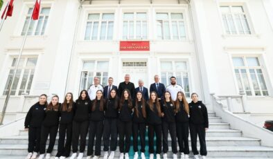Serdivan’ın Genç Sultanları Vali Doğan’ı Ziyaret Etti